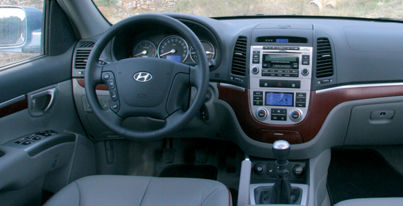 Hyundai Santa Fe (2006) 2.2 CRDI  interior3