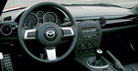 Mazda MX-5 2006 salpicadero