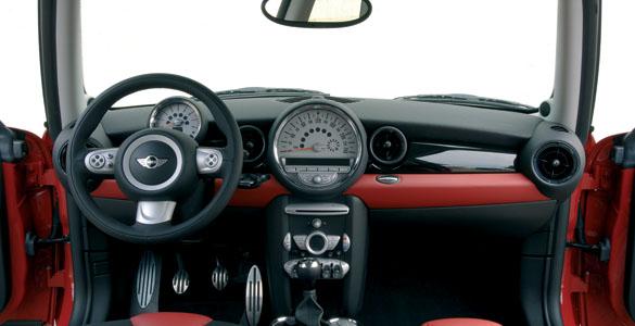 Mini Cooper (2006) 1.6  interior