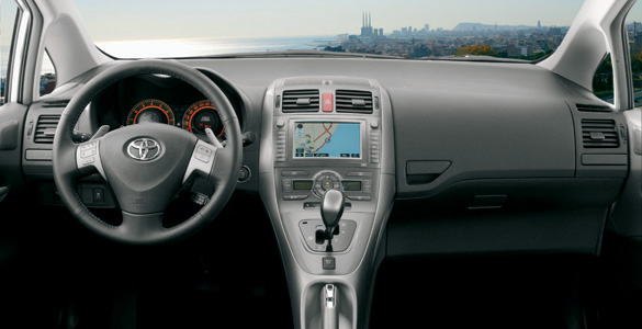 Toyota Auris (2007) 2.0 D-4D 5P Interior