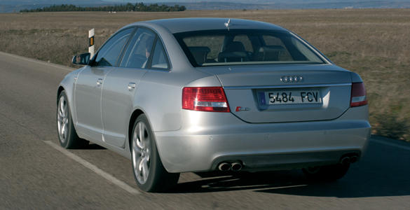 audi-s6-31