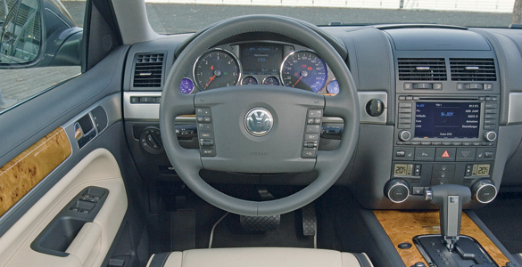Volkswagen Touareg (2007) 4.2 FSi Interior