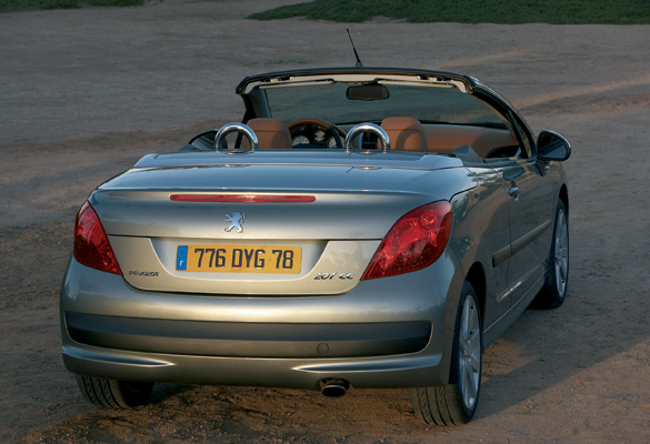 Peugeot 207 (2007) CC 1.6 Sport 3/4 trasero