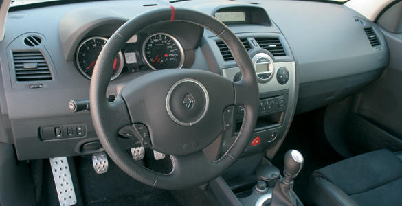 mm-renault-r26-17