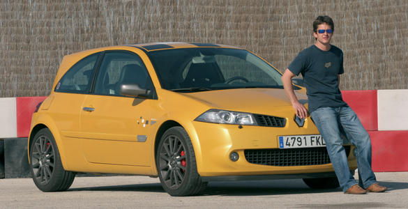 mm-renault-r26-8
