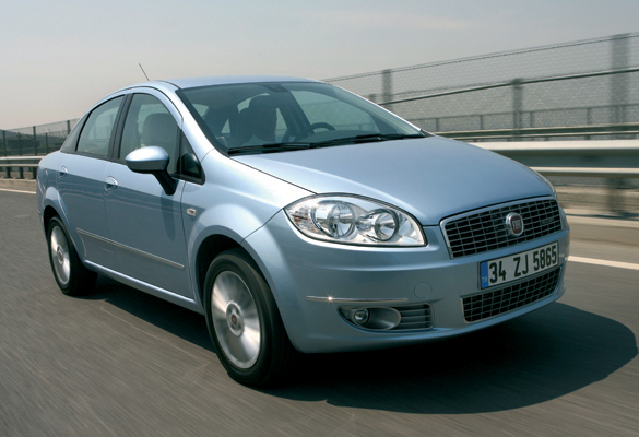 Fiat Linea 3/4 Delantera Fiat Linea 3/4 Delantera