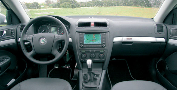 Skoda Octavia RS (2007) 2.0 TDI Interior