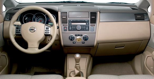 Nissan Tiida (2008) 1.5 dCi Interior