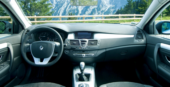 Renault Laguna (2008) 2.0 dCi Dinamique Interior