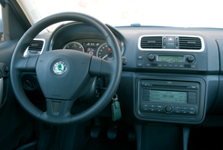 207-sw-vs-skoda-roomster-1