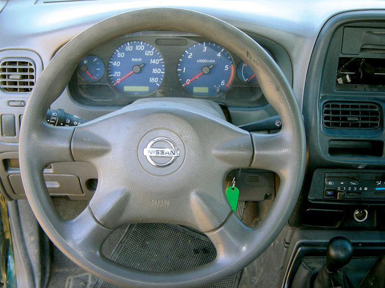 nissan-25-di-pick-up-1