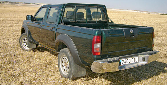 nissan-25-di-pick-up-3