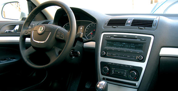 Skoda Octavia 1.9 TDI (2010) Trend interior
