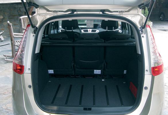 Renault Grand Scenic (2010) 1.9 dCi Dynamique maletero