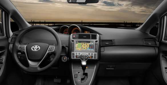 Toyota Verso  Interior