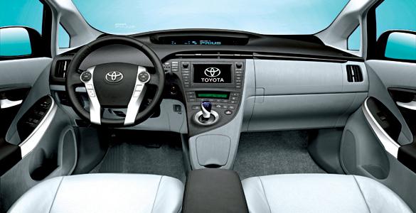 Toyota Prius 1.8 HSD  Interior