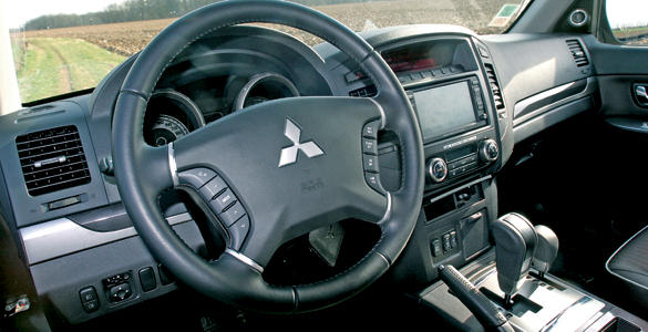 Mitsubishi Montero DI-D 200 CV Corto