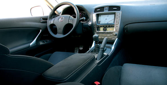 Lexus IS 220d (2010) Sport interior