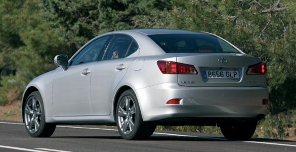 Lexus IS 220d (2010) Sport trasera