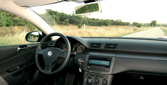 VW Passat  2.0 TDI 110 Bluemotion interior
