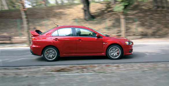 Mitsubishi Lancer Evo X Por Fuera