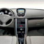 Peugeot 207 (2010) 1.6 HDI Sport interior