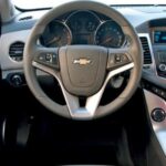 Chevrolet Cruze 2.0 (2010) VCD I 125 LS+ interior