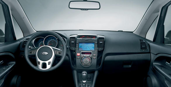 Kia Venga (2010) 1.4 CRDi 3/4 interior