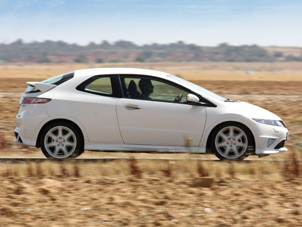 Honda Civic vs Seat León