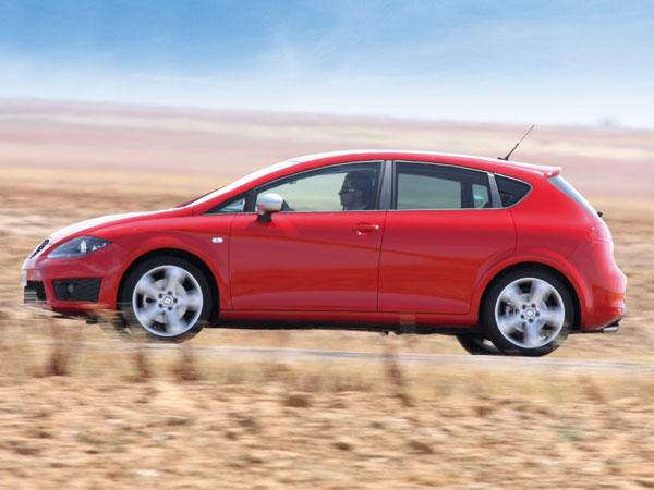 Honda Civic vs Seat León