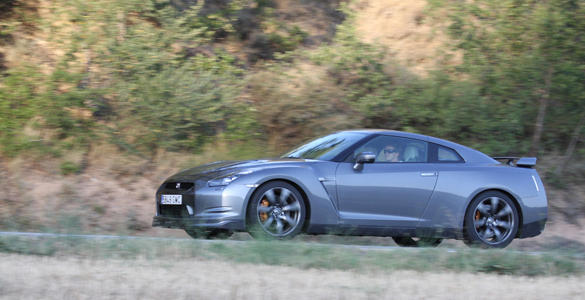 Nissan GT-R