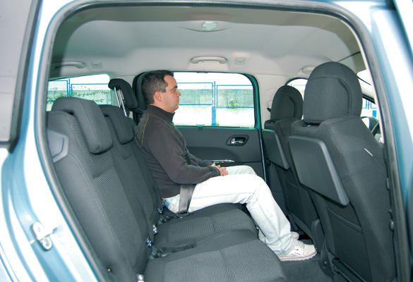 Peugeot 5008 (2010) 1.6 HDI 110 Premium plazas traseras