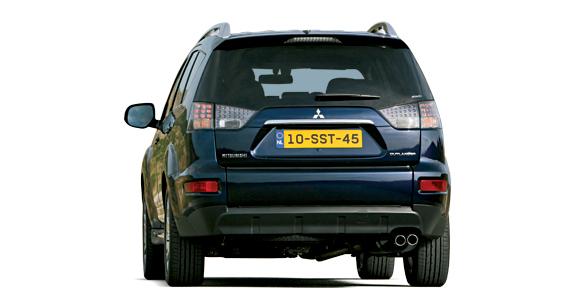 Mitsubishi Outlander (2010) 2.2 Di-D trasera