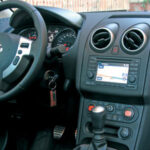 Nissan Qashqai (2010) 1.5 dCi  Tekna Sport interior