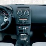Nissan Qashqai (2010) 1.5 dCi Tekna Sport interior