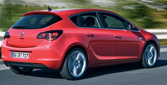 Opel Astra (2010) 1.4 T trasera