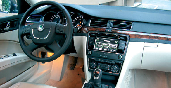 Skoda Superb 2.0 TDI (2010) Ambition interior