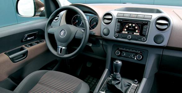 VW Amarok (2010) 2.0 TDI interior
