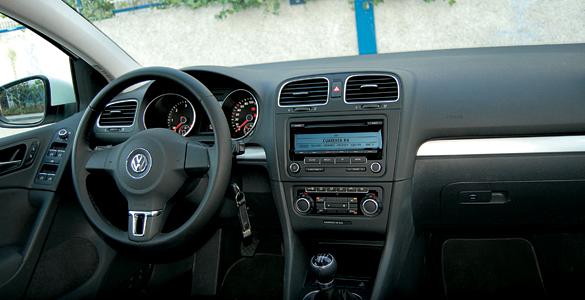 VW Golf (2009) 1.6 TDI interior