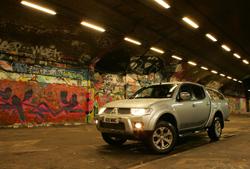 Mitsubishi L-200 , Vistoso Mitsubishi L-200 , Vistoso