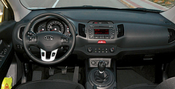Kia Sportage 1.6 GDI (2011) Concept interior