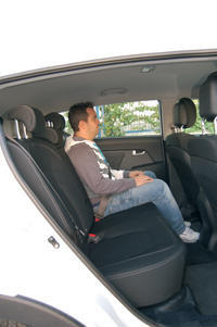 Kia Sportage 1.6 GDI (2011) Concept plazas traseras