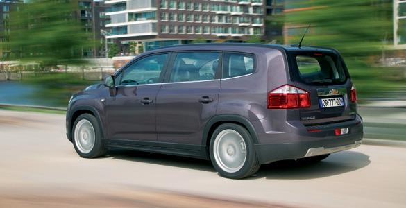Chevrolet 2.0 VCDI (2011) Orlando Trasera
