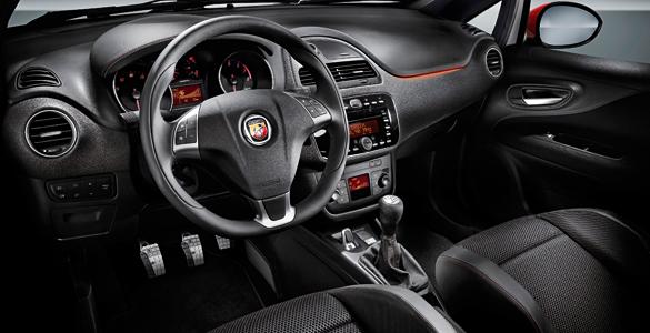 Abarth Punto Evo por dentro