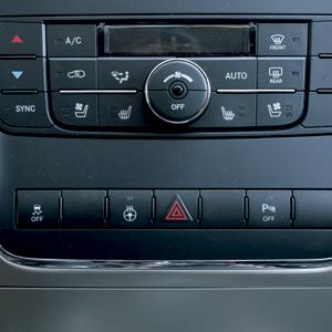 Por dentro G. Cherokee V6
