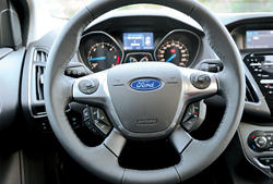 Ford Focus  1.6 TDCI (2011) Titanium  comodidad2