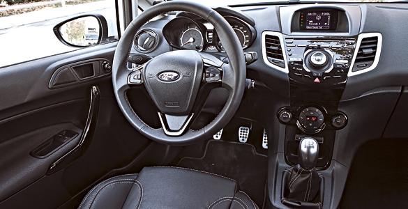 Por dentro Ford Fiesta Sport Match 1.6