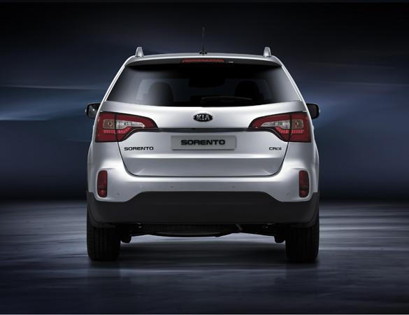 refreshed-kia-sorento-rear-_europe-spec
