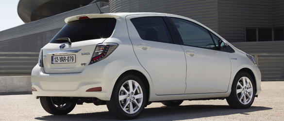 yaris_hybrid_stat_05_dpl_2012