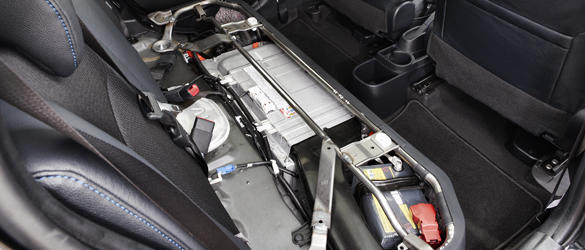 yaris_hybrid_tec_03_dpl_2012